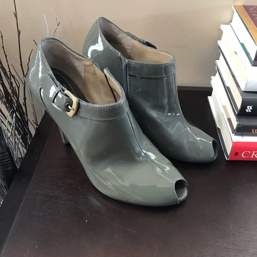 🌸JoanDavid Heels🌸 - Picture 5 of 8